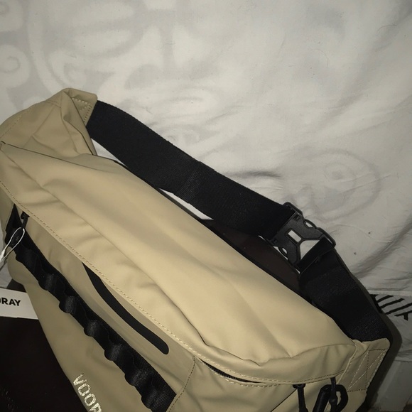 Vooray Status tan waist pack water resistant new - Picture 4 of 6